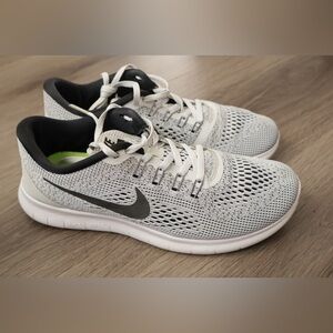 Nike Shoes Womens 8 Free RN Sneakers Running Road Workout Light Gray